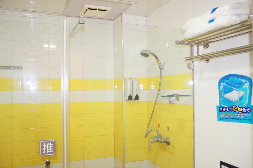 7Days Inn Guangzhou South Railway Station Nan Pu Metro Station Extérieur photo